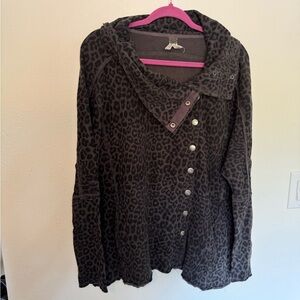 We the Free People Leopard Cheetah Sweater Jacket Button Up Size Small EUC